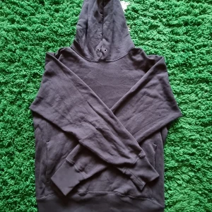 Uniqlo hoodie - Basic navy uniqlo hoodie. Använd max 5 gånger. Så nästan nyskick