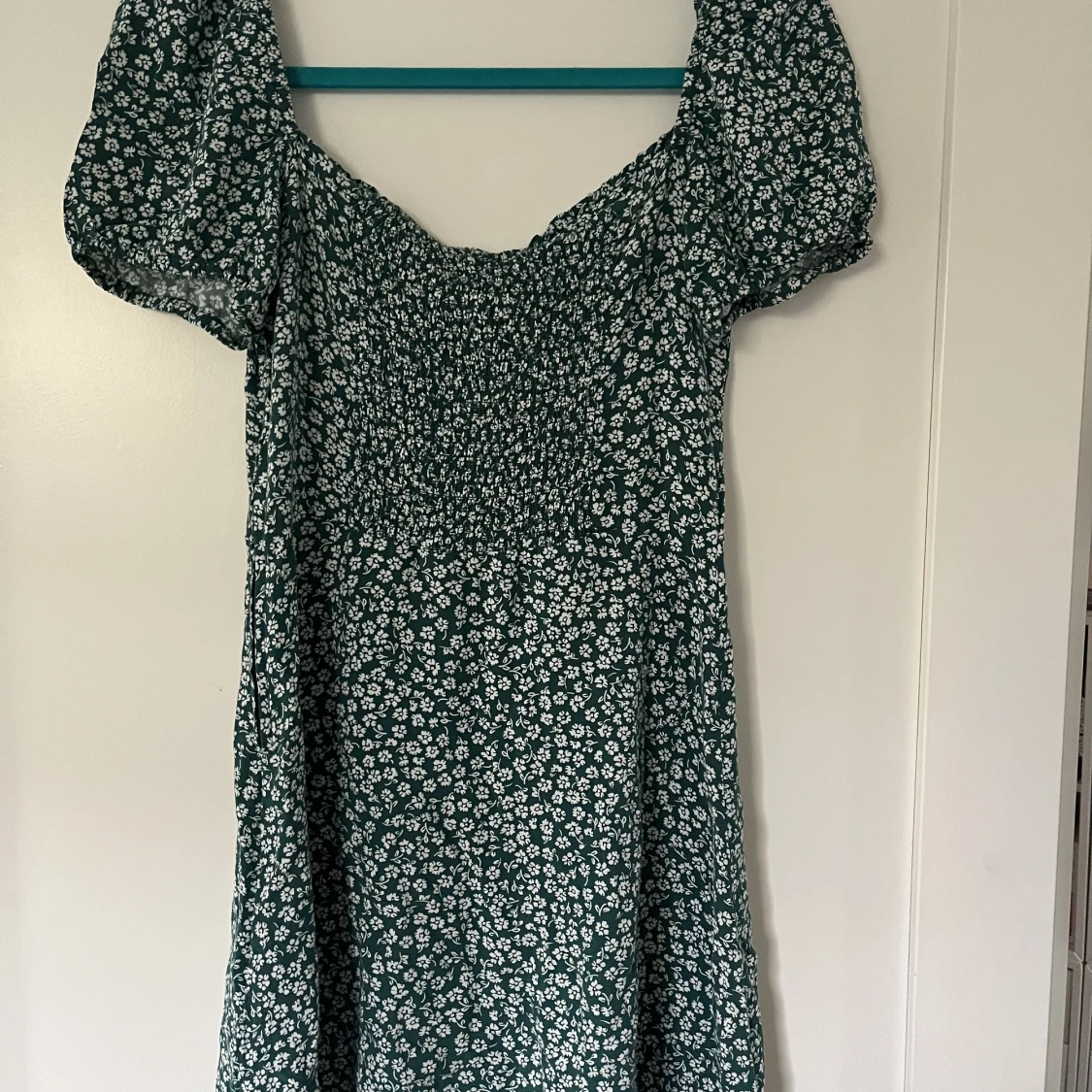 Blommig klänning - 91