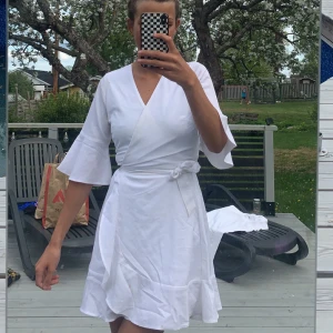 Studentklänning  - Studentklänning från bubbelroom i storlek 36