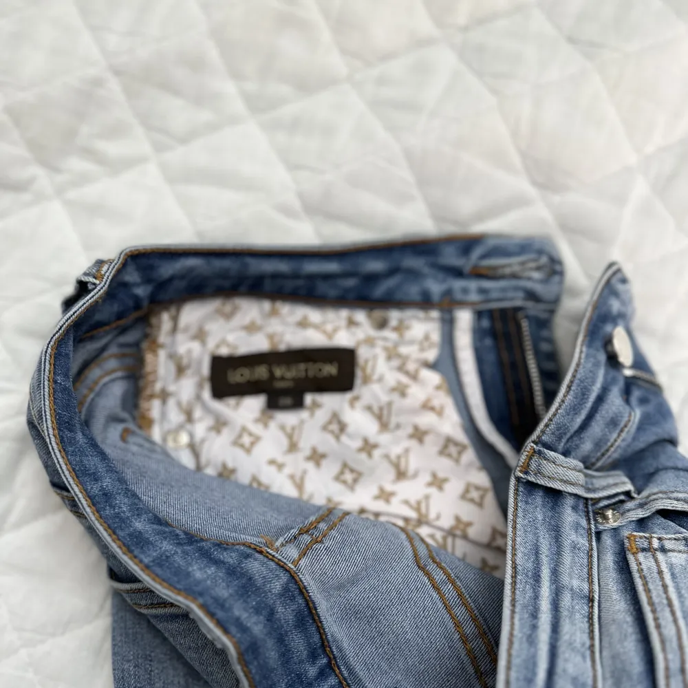 Väldigt sköna och fina jeans som bara har använts 4 gånger😍. Jeans & Byxor.