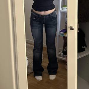 Lågmidjade bootcut jeans från Diwa 💕 midja: 80cm o innerben: 84cm, Jae 163