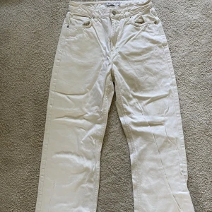 Ljus beiga jeans - Knappt använda så är i nyskick