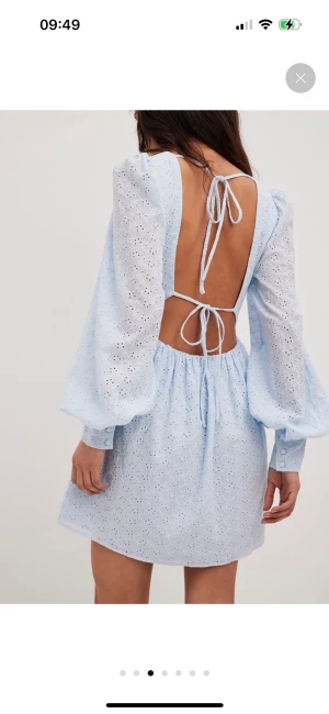 Klänning nakd - Säljer pga  passade inte och retardatumet hann gå ut, helt oanvänd, även slutsåld på hemsidan, köptes för 699