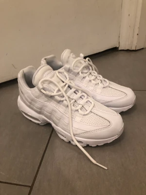 W air Max 95 - Fick i present va fel storlek så vill sälja, storlek 38,5
