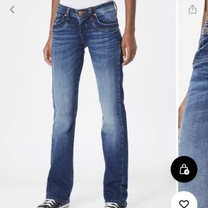 Säljer mina valerie ltb jeans som är mycket populära och slutsålda nästan överallt. Säljer på grund av att jag köpte fel storlek! Modellen på bilden bär en annan tvätt, jag har färgen ”dark blue”. Använda fåtal gånger. Köparen står för frakten!