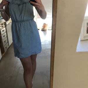 Jättesöt klänning - Jättesöt klänning den H&M. Storlek Xs/S. 100kr🤩Jättefin skick!