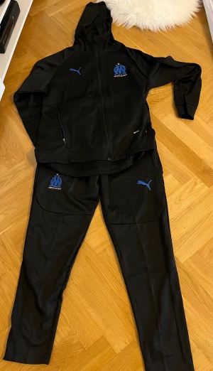 Marseille dress - Helt ny och oanvänd Dressen för 500 Hoodie 300