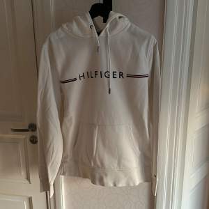 Storlek M  Tommy Hilfiger hoodie Skick- knappt använd