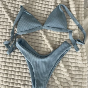 Blå bikini - Oanvänt skick passar xs-s🌸