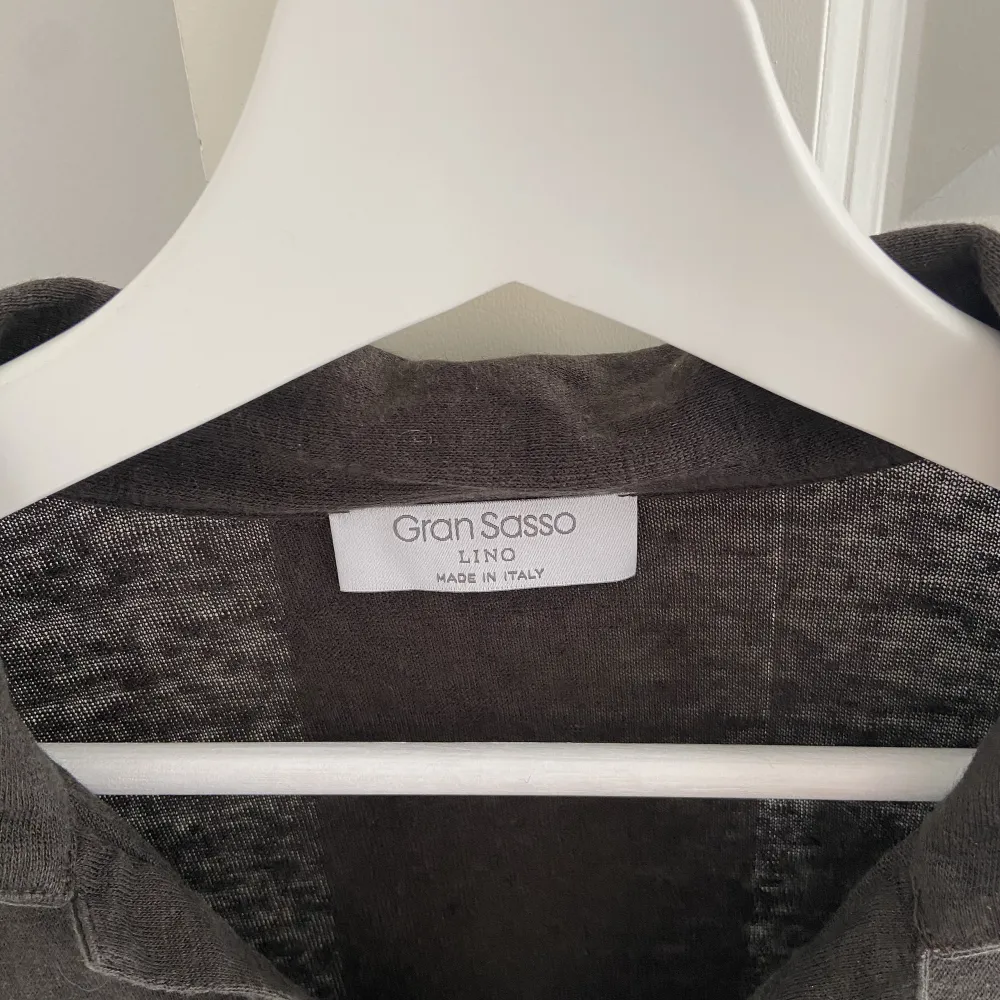 En tunn långärmad tröja från gran sasso, ordinarie pris 2000 kr . Tröjor & Koftor.
