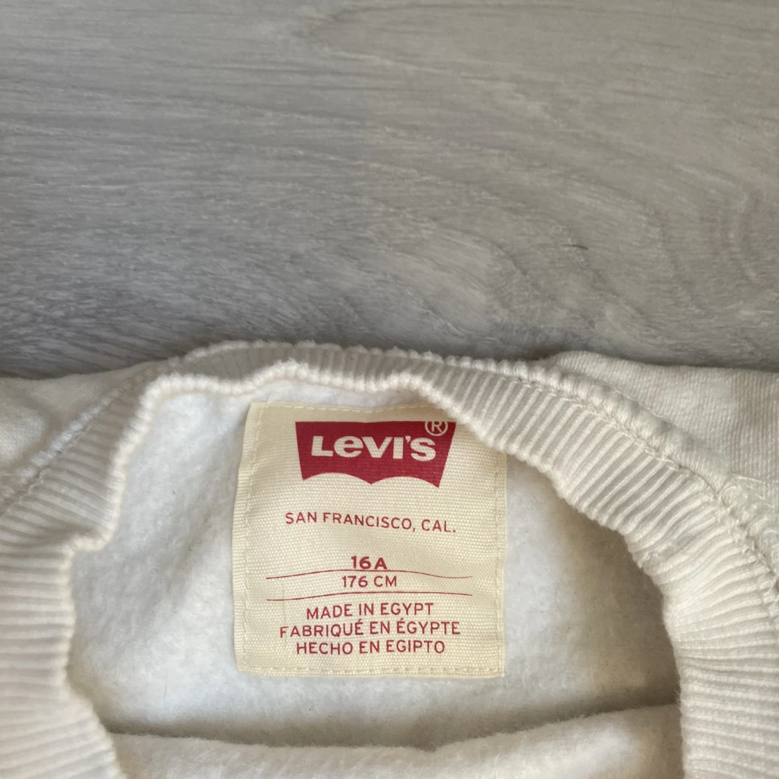 Vit Levis tröja - 90