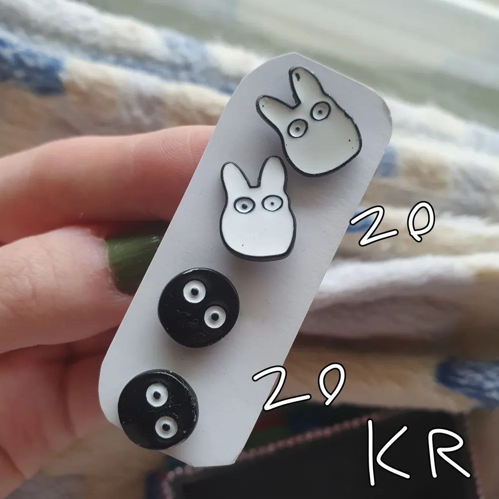 Totoro studs örhängen, skriv till mig om vill köpa ❤️ . Accessoarer.