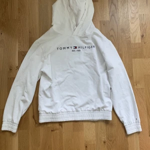 Hoodie - Hoodie som inte kommer till användning längre💕