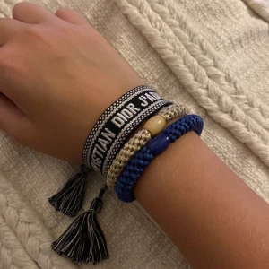 Christian dior j’adior - Säljer denna för den inte används så mycket och vill ha en annan färg! Inte äkta!! 