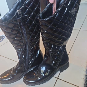 Armani Stövlar - Nyskick, stl 39 