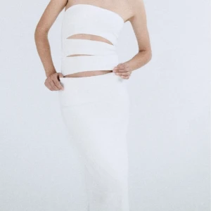 Zara klänning  - Ny med tags, strl m. Passar mig som är 36/s