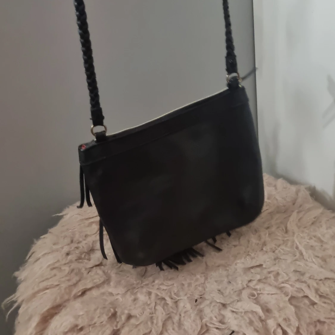 Luten svart väska - 90