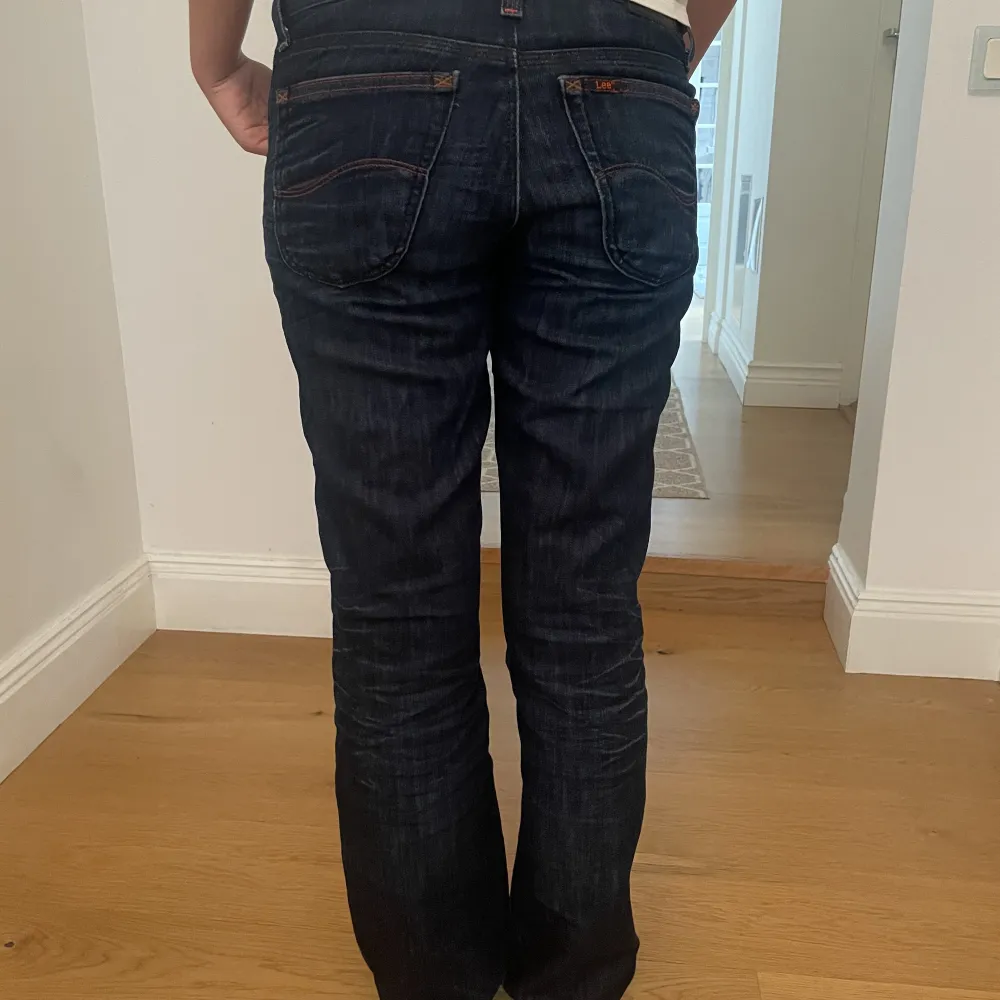 Lowwaist bootcut lee jeans!. Jeans & Byxor.