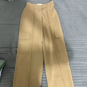 Byxor  - Använd bara två gånger. Köpt från nakd.