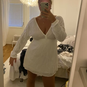 Klänning  - Aldrig använd 