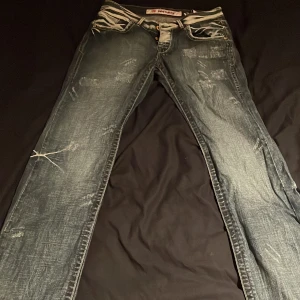 Rare vintage jeans - Använda knappt så typ 9/10 condition, nypris är runt 600kr, ganska rare i sverige och på plick  sitter ganska baggy / straight leg (en blandning)  storlek är 32/32, jag är 181 och dem sitter bra på mic