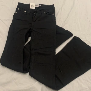 Jeans - Jeans från lager 157, xs modell: Snake flare. Aldrig använda, lapp kvar