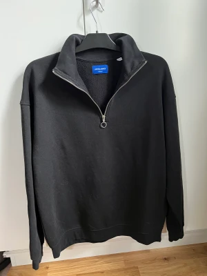 Halfzip  - Skick 9/10 knappt använd.