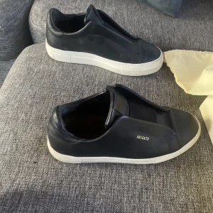 Arigato 360 clean laceless  - Arigatos storlek 40, skick 9/10 De finns kvitto å box med.