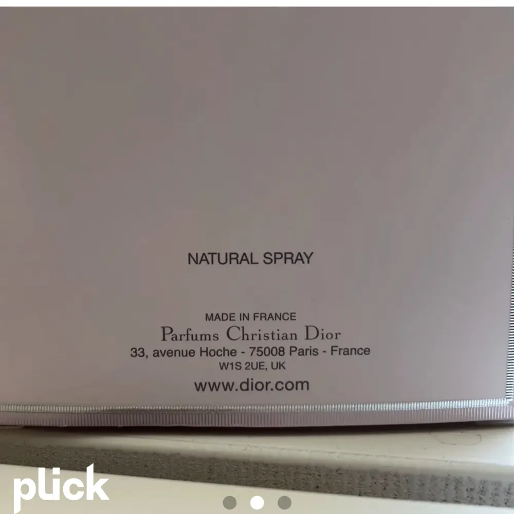 Miss dior parfym (eau de parfum)💗 Ca 1/4 är använd men den luktar likadant som en ny och är fortfarande fräsch⭐️ Se frakt nedan, betalning via köp nu ❤️. Övrigt.
