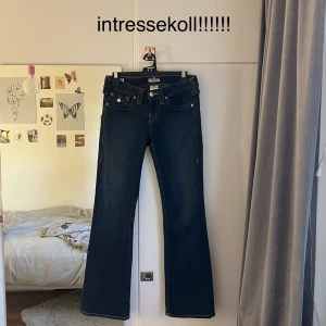 INTRESSEKOLL-True religion jeans  - säljer true religion jeans, inte använt mycket, skriv för fler bilder ☺️