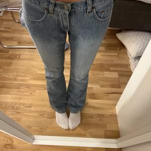 Nice basic jeans!! 