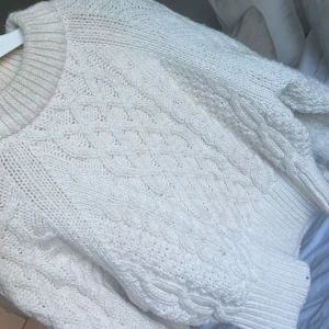Stickad tröja - En mysig stickad tröja🩷