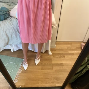 Kjol - Rosa volang kjol, fint skick!