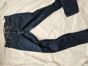 Levis jeans  - Levis jeans i OK skick  311 shaping skinny 26 