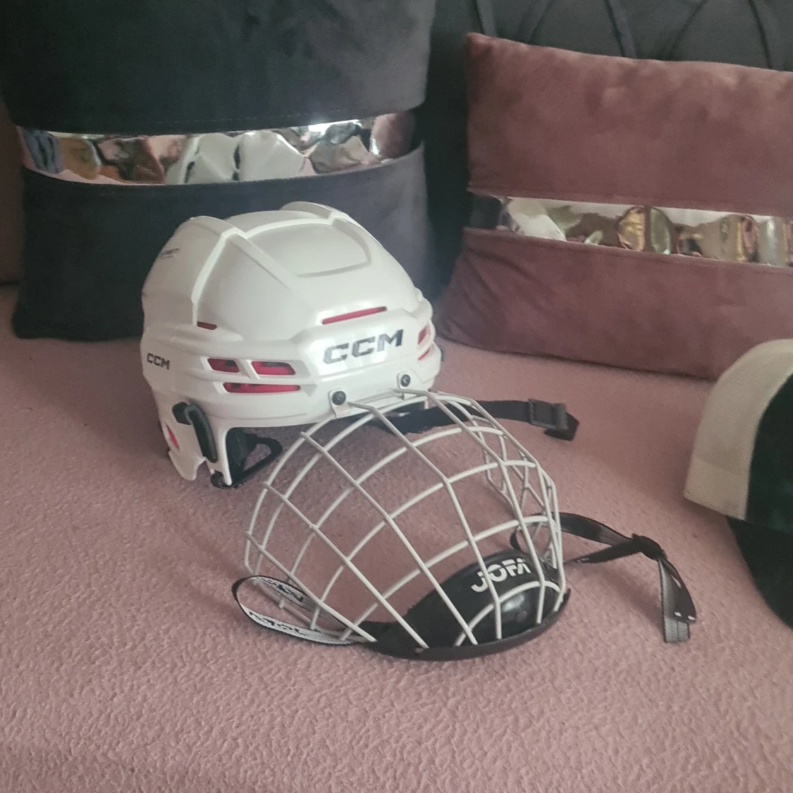 Ccm hjälm - 90