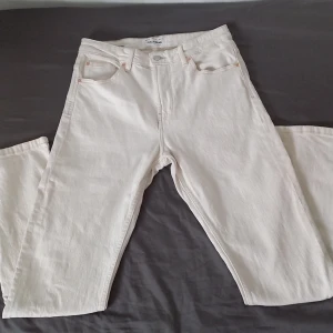 Jeans från Pull&bear - Skick: oanvänd, Storlek: 40