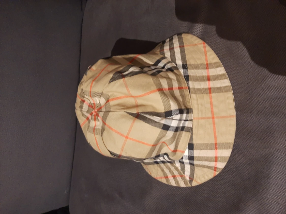 Vintage reversible  Burberry bucke hat