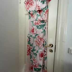 Klänning - Sommarklänning från bikbok!!