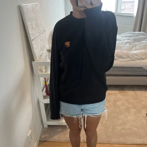 Hov1 tröja - Hov1 tröja i nyskick