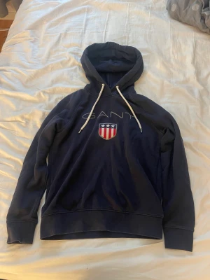 gant hoodie - ganthoodie i bra skick, nypris 1000💓pris går att diskutera 