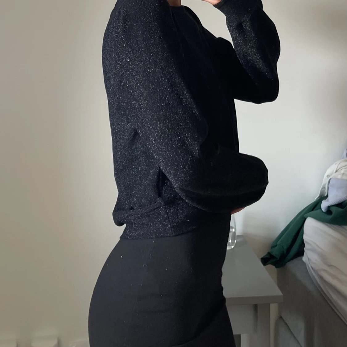 Glittrig topp från & other stories  - 91