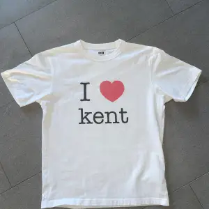 Om du älskar Kent har jag den perfekta t shirten för dig!! Tröjan är storlek small så funkar för både tjejer och killar. 
