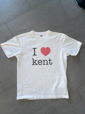 I Love Kent T Shirt - Om du älskar Kent har jag den perfekta t shirten för dig!! Tröjan är storlek small så funkar för både tjejer och killar. 