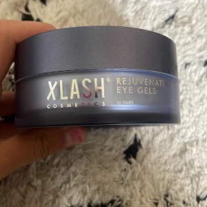 Xlash eyegels  - Säljer Xlash eye gels! Helt nya. Säljs då den aldrig kommit till användning! Nypris:529kr   Säljer för 200kr ink 💗 