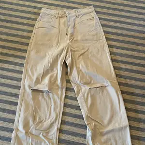 Beiga jeans från Lindex, storlek 38, bra skick 