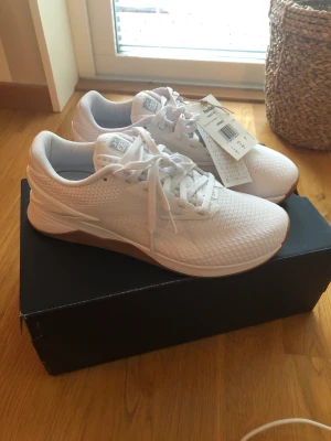 Träningskor, Nano X3 - Helt nya Reebok Nano X3 säljes pga för små. Världens skönaste träningssko.