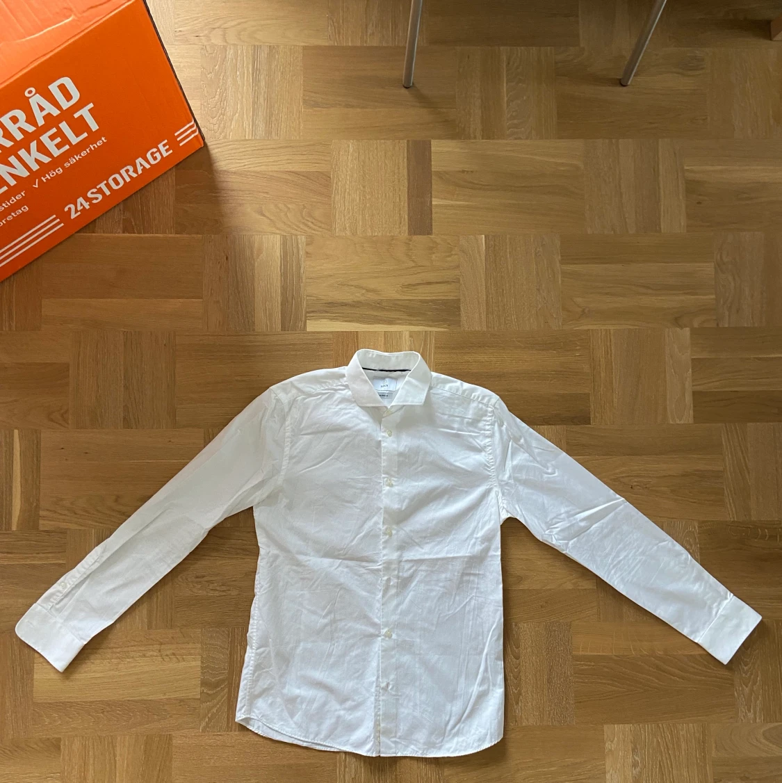 Vit skjorta från BLÄCK - 90