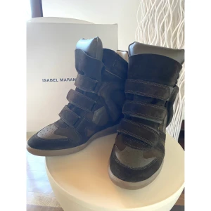 Isabel marant klackar - Super fina och sköna klackar från isabel marant. Har använts 1 gång bara. 