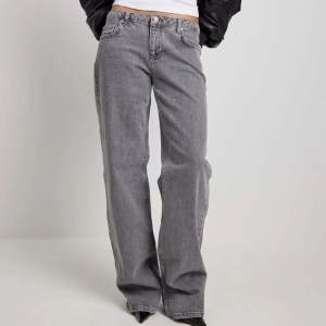 Snygga lågmidjade jeans från nakd i modellen ”low waist jeans” 