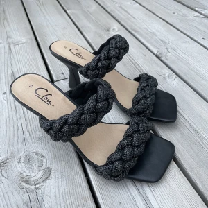 Nya glittriga klackskor  - Helt nya klackskor ⚡️ det är storlek 39 men passar även 38